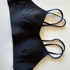 Lululemon like a cloud bra